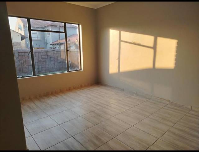 3 BEDROOM HOUSE FOR SALE IN IVY PARK